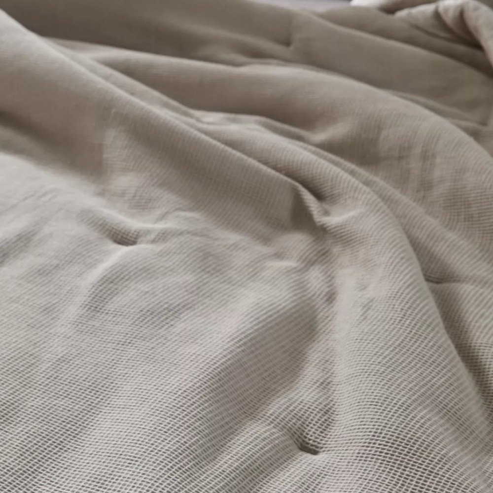 Urban Outfitters Waffle Queen Size Comforter Light Grey - Picture 4 of 5